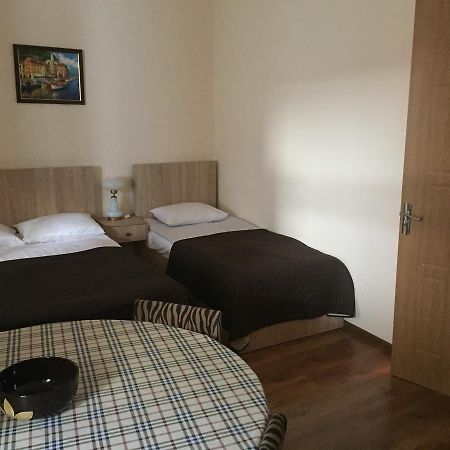R And B Hotel Borjomi ภายนอก รูปภาพ
