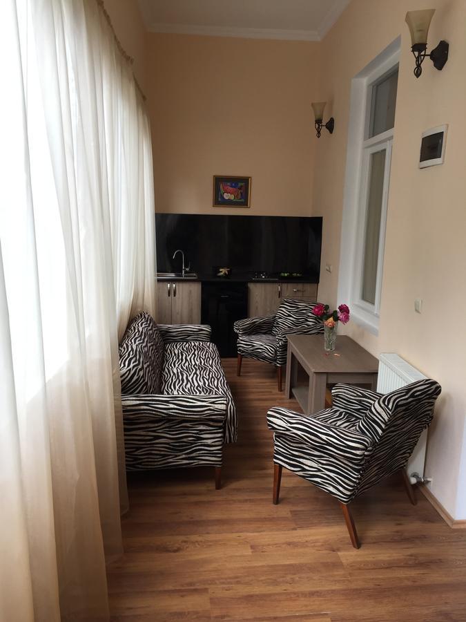 R And B Hotel Borjomi ภายนอก รูปภาพ