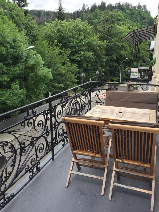 R And B Hotel Borjomi ภายนอก รูปภาพ
