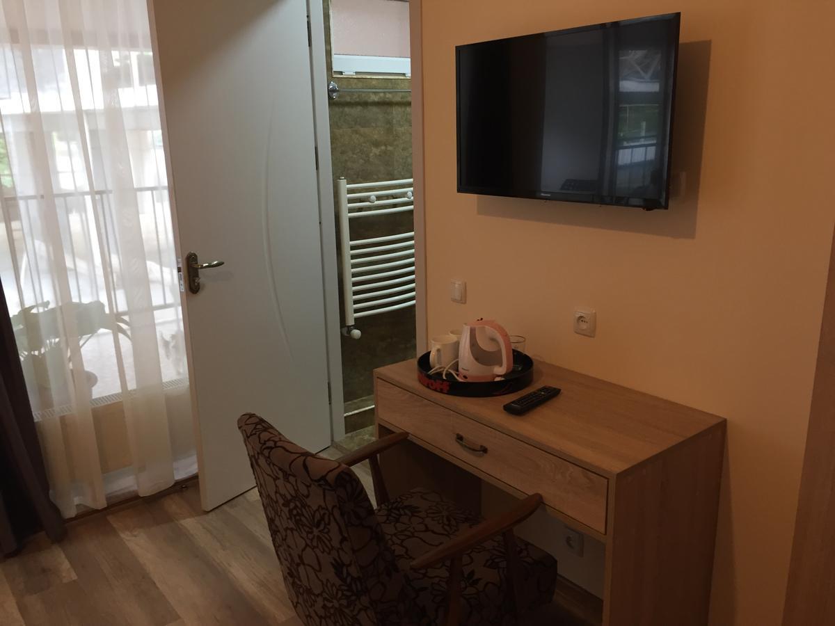 R And B Hotel Borjomi ภายนอก รูปภาพ