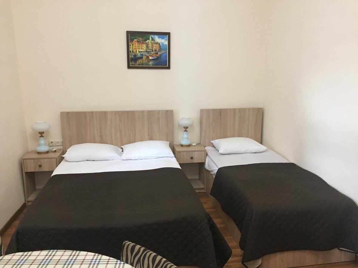 R And B Hotel Borjomi ภายนอก รูปภาพ